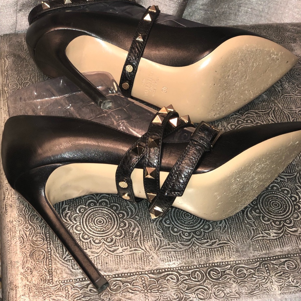 Valentino shoes. Worn 1 time for 15 minutes. - Picture 4 of 4
